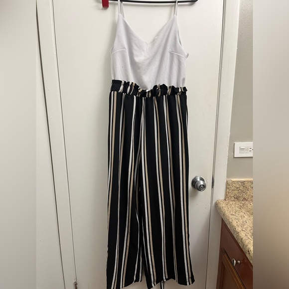 Jumpsuit size XL - Picture 2 of 3